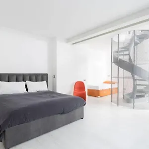 Unique 4 Storey House On Naviglio 4bd, 4bt Appartement Milan